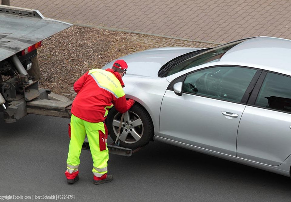 falschparker-wird-abgeschleppt