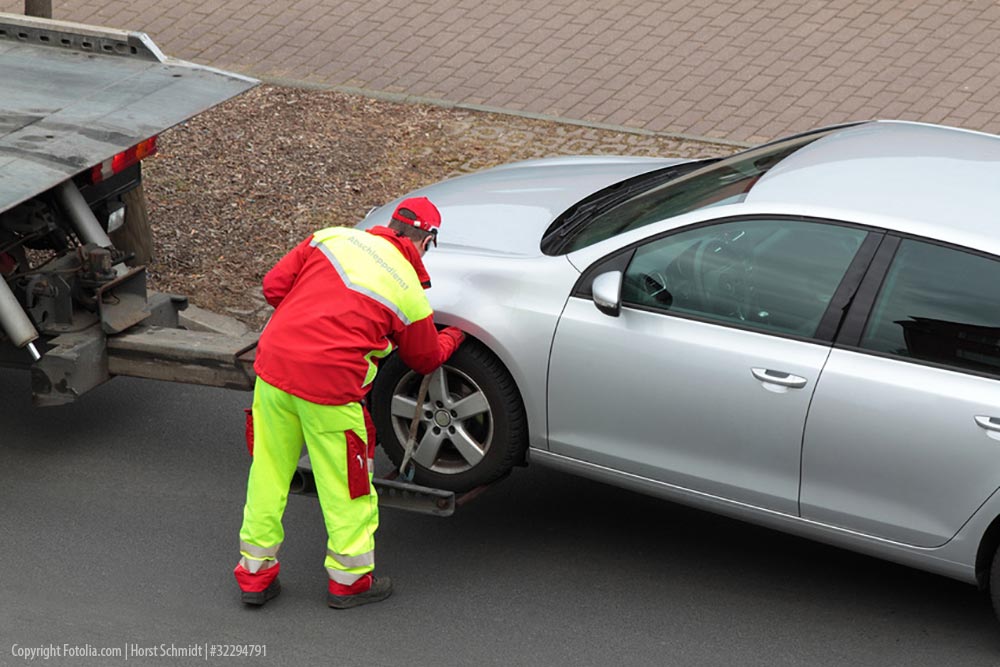 Falschparker blockieren Rettungswege -  - Kampf den Falschparkern