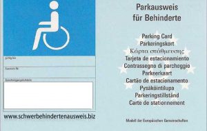 parkausweis-blaue-parkkarte-behindertenparkplatz